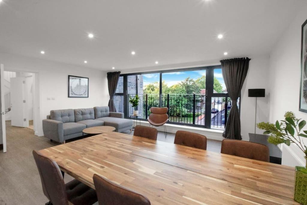 Modern Penthouse In Wembley Leilighet London Eksteriør bilde